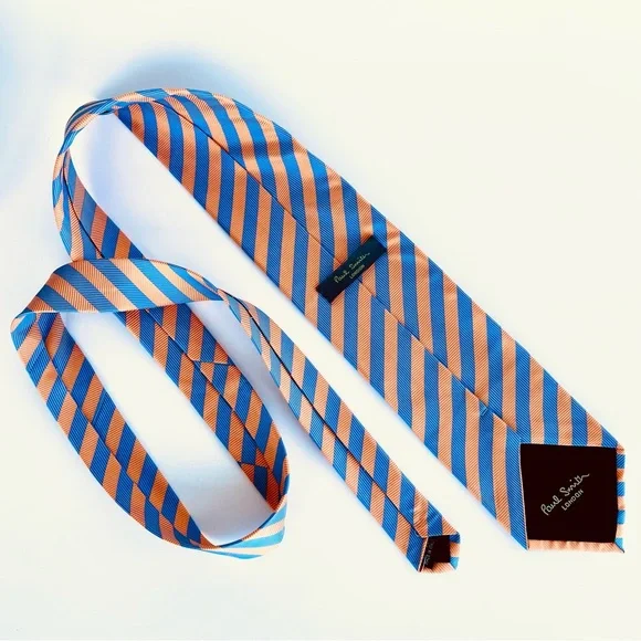 Paul Smith London Tie, Cufflinks, and Pocket Square Gift Set - Picture 5 of 16